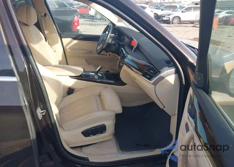 2015 BMW X5 xDrive35I z USA, uszkodzony, nr VIN 5UXKR0C53F0K59093